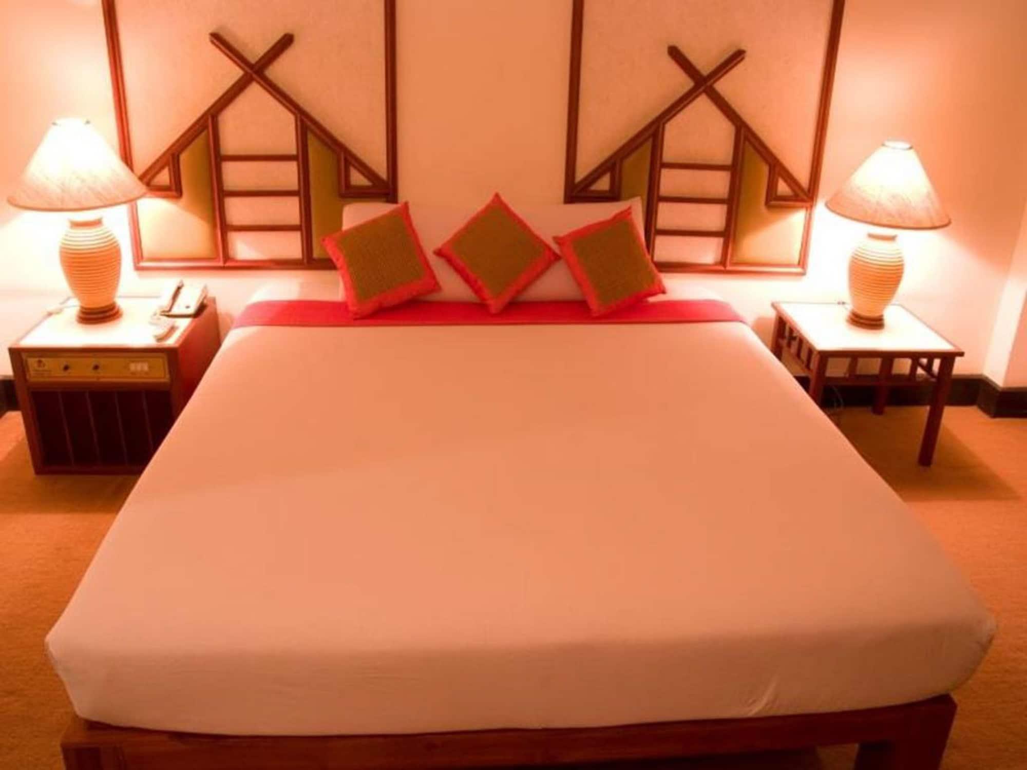 Seeharaj Hotel Uttaradit Exterior foto