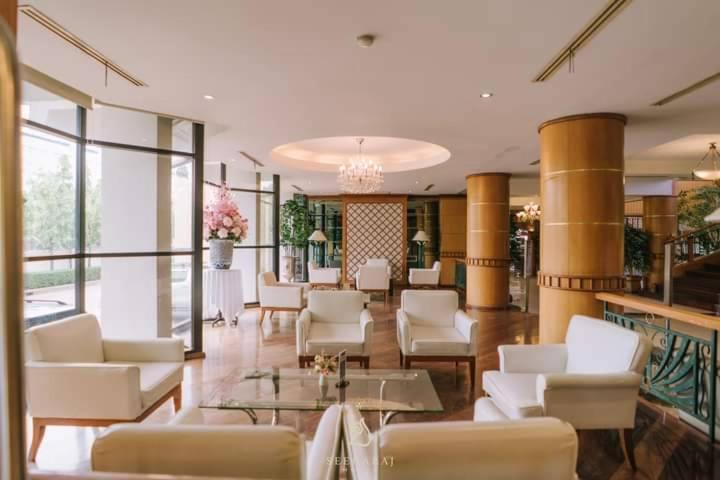 Seeharaj Hotel Uttaradit Exterior foto