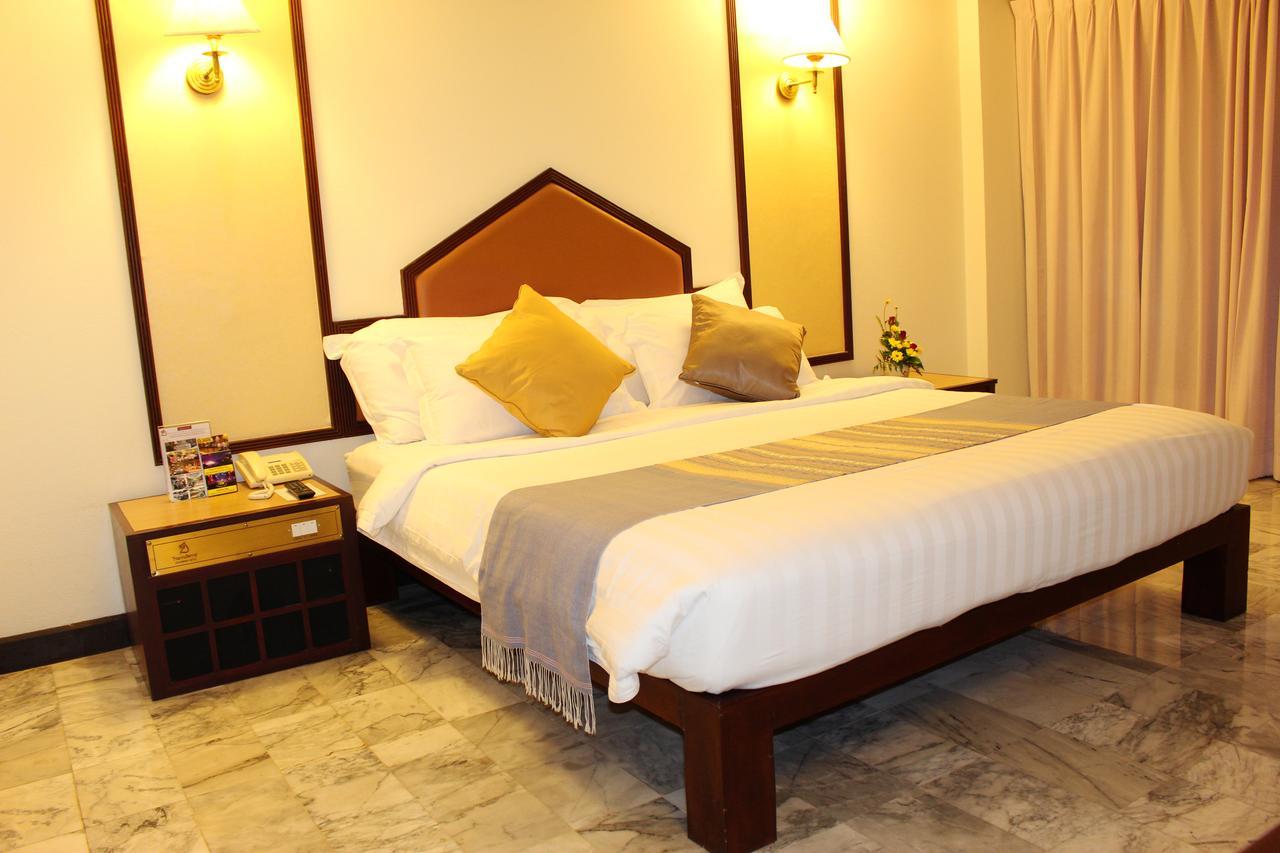 Seeharaj Hotel Uttaradit Exterior foto
