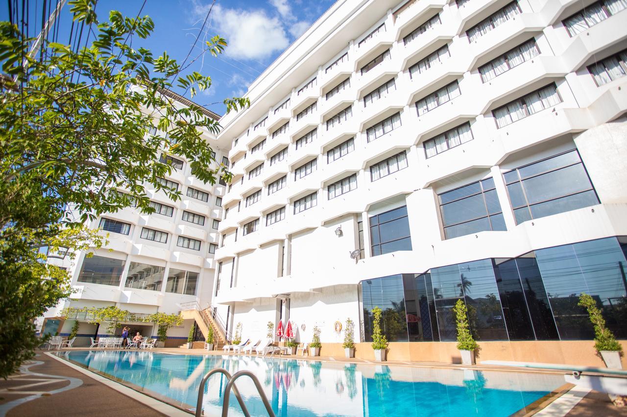 Seeharaj Hotel Uttaradit Exterior foto