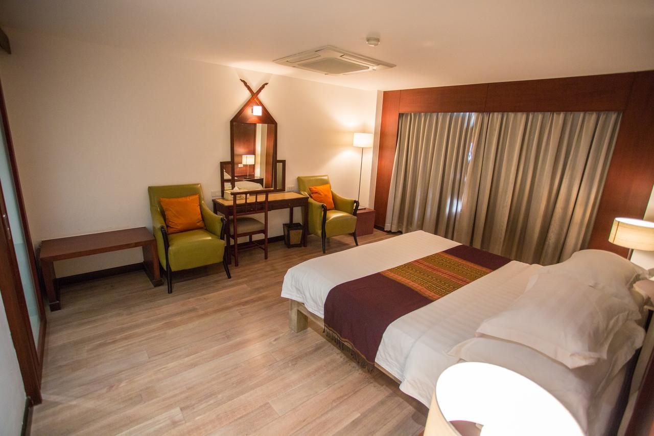 Seeharaj Hotel Uttaradit Exterior foto