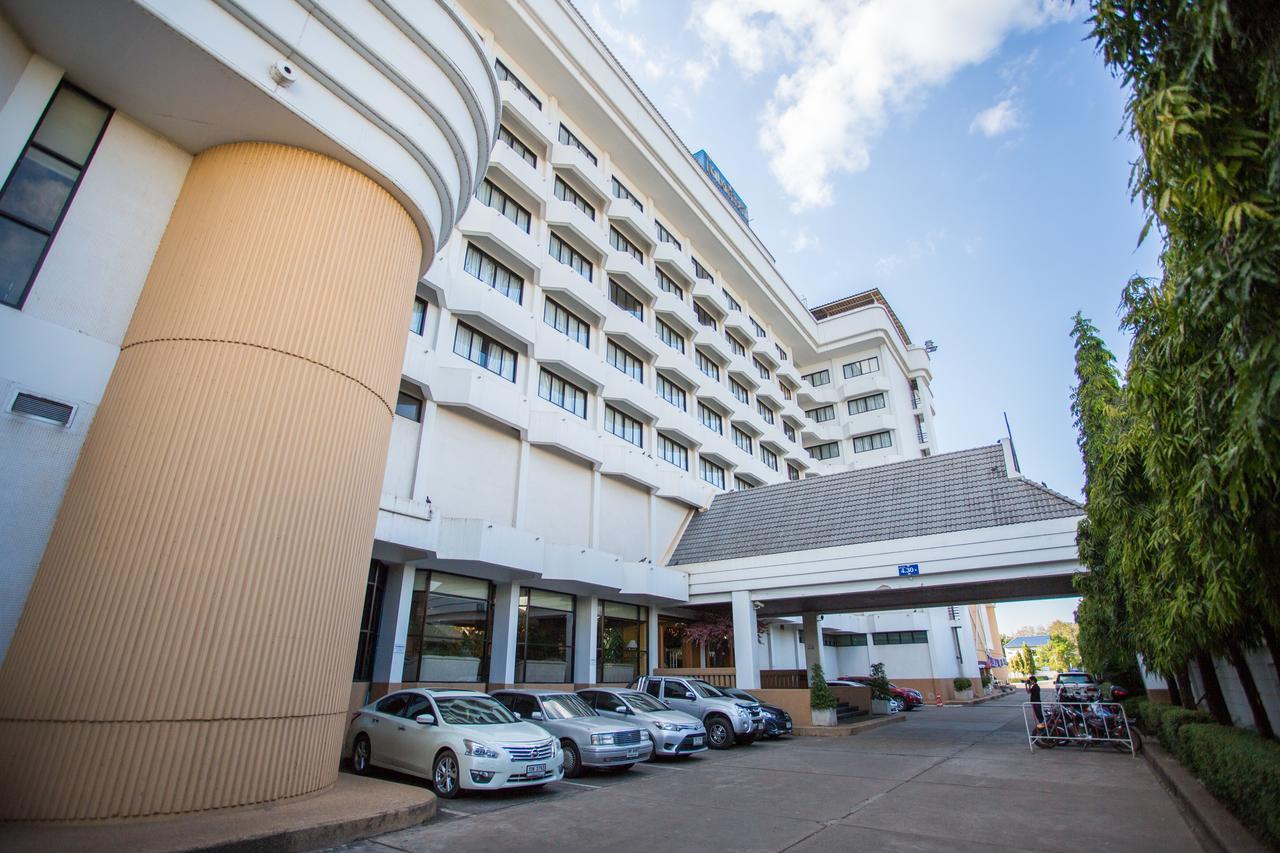 Seeharaj Hotel Uttaradit Exterior foto